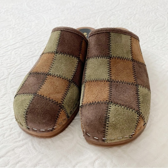 🔥 Swedish Hasbeens Suede Patch Clog in Patchwork Suede - Picture 2 of 7